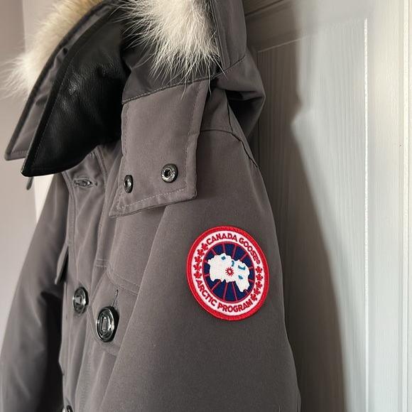 Canada Goose Banff Parka - Picture 2 of 8